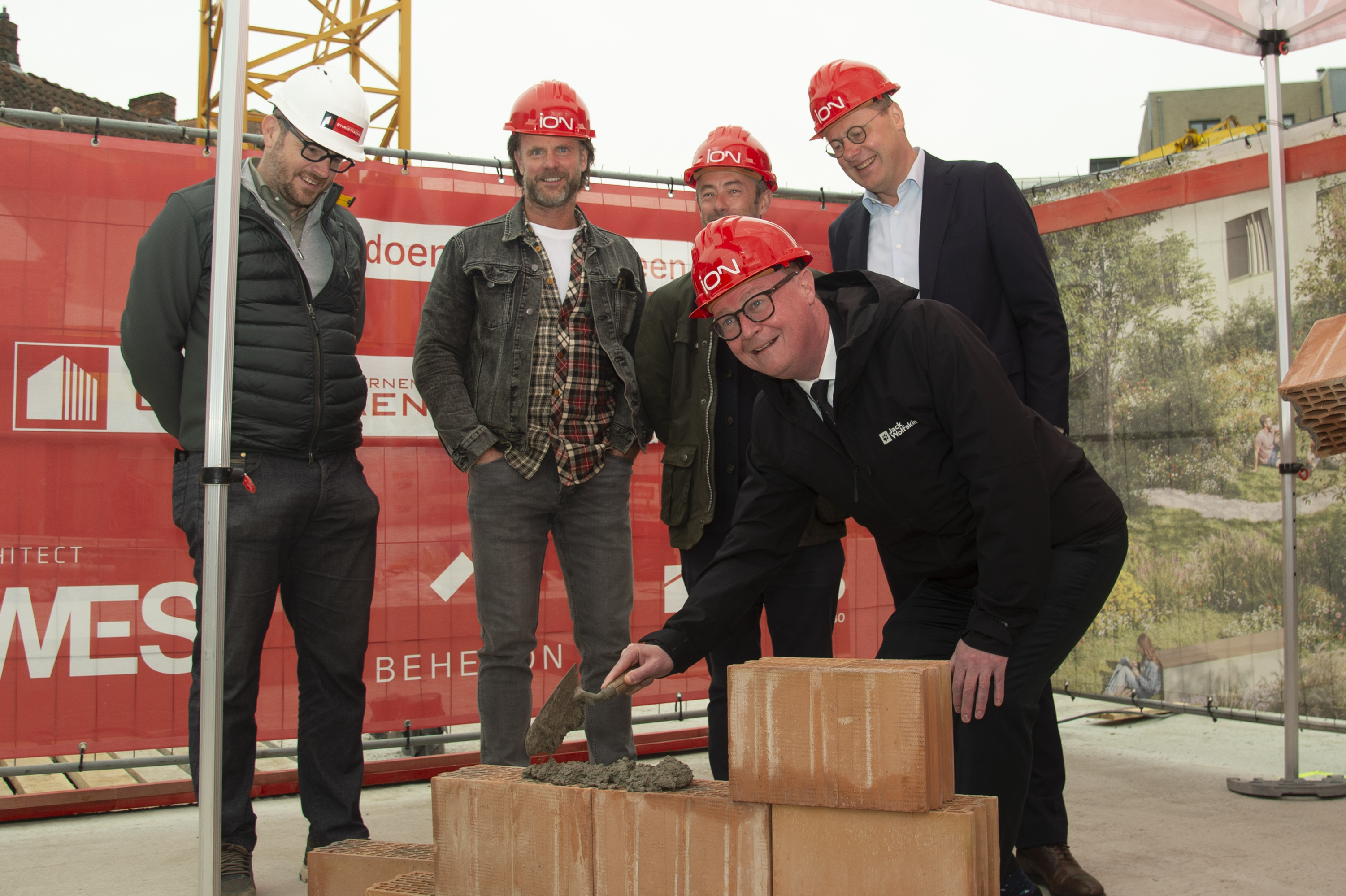 Christophe legt eerste steen van nieuwe studentenresidentie ‘De Kroon’